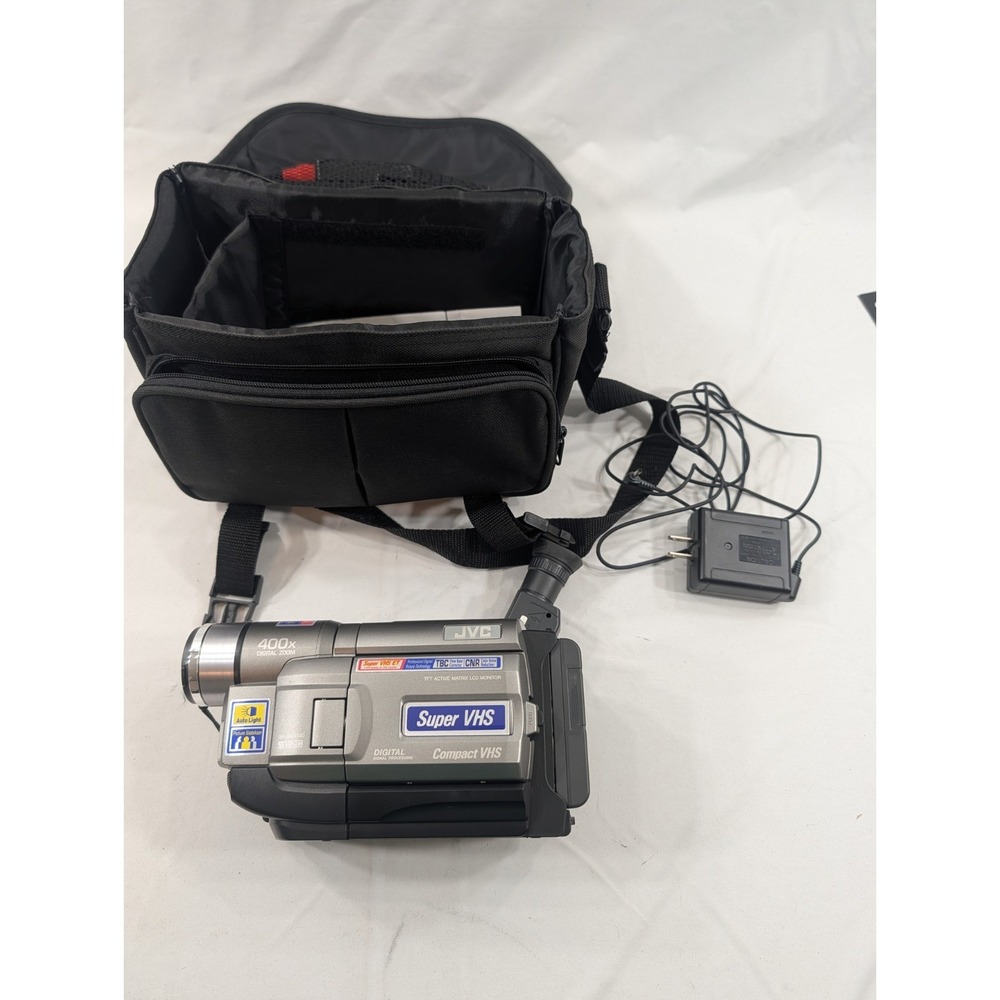 Untested JVC GR-SXM527U Compact SVHS-C Video Camcorder  Batteries‎ Charger